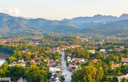 Private  Vehicle For Vientiane To Luang Prabang Journey