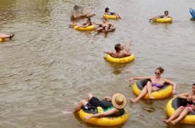 Go Tubing And  Kayaking  In Vang Vieng