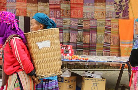 Most Colorful Week-end Market Around Sapa 